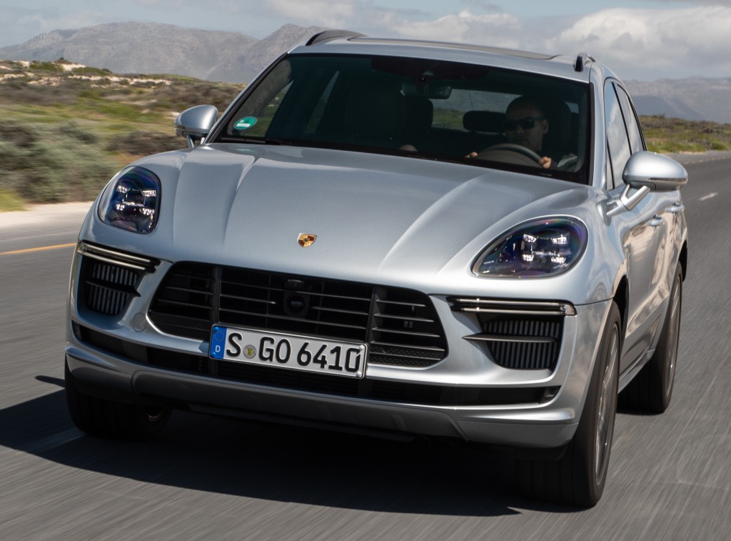 Porsche Macan Turbo photo 19
