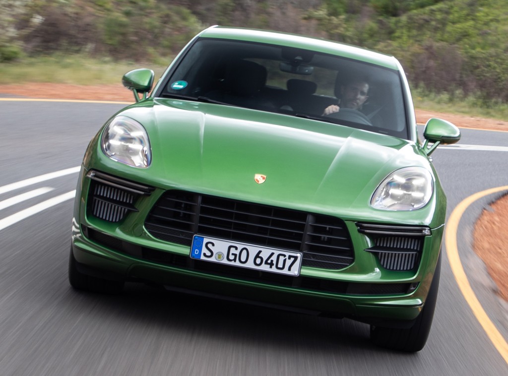 Porsche Macan Turbo photo 24