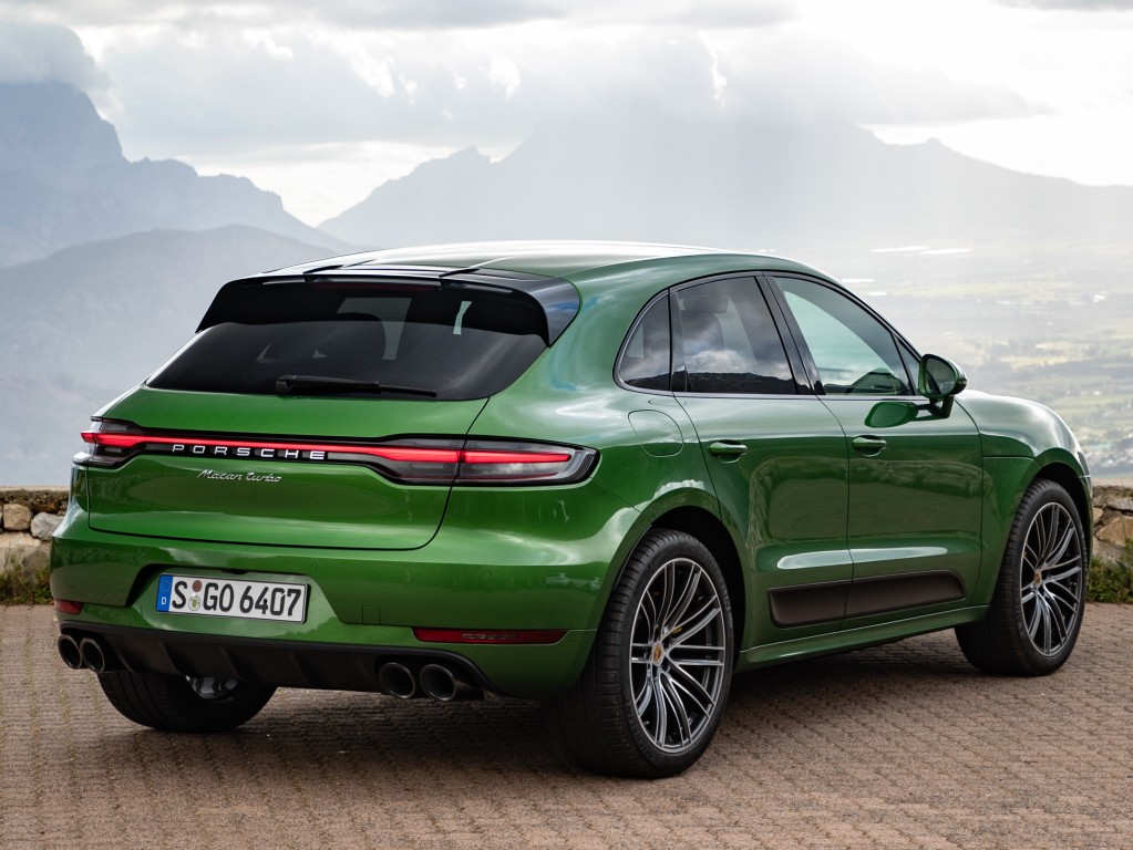 Porsche Macan Turbo photo 27