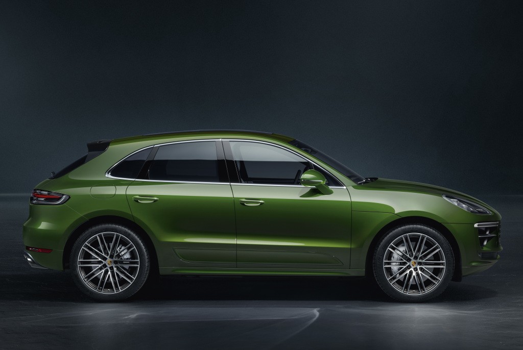 Porsche Macan Turbo photo 2