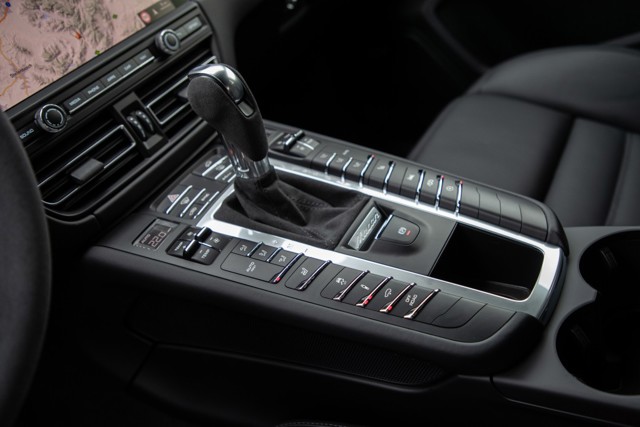 Porsche Macan Turbo foto 30