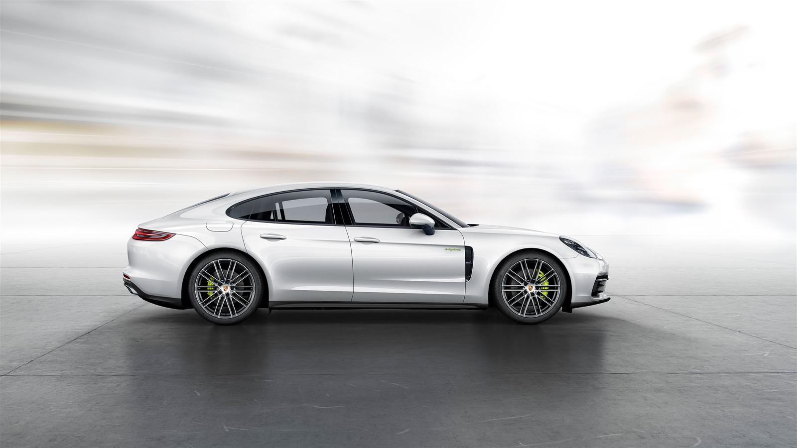 Porsche Panamera 4 E-Hybrid photo 11