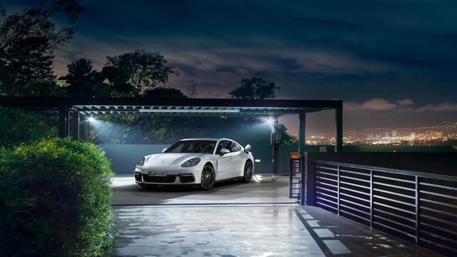 Porsche Panamera 4 E-Hybrid Foto 12