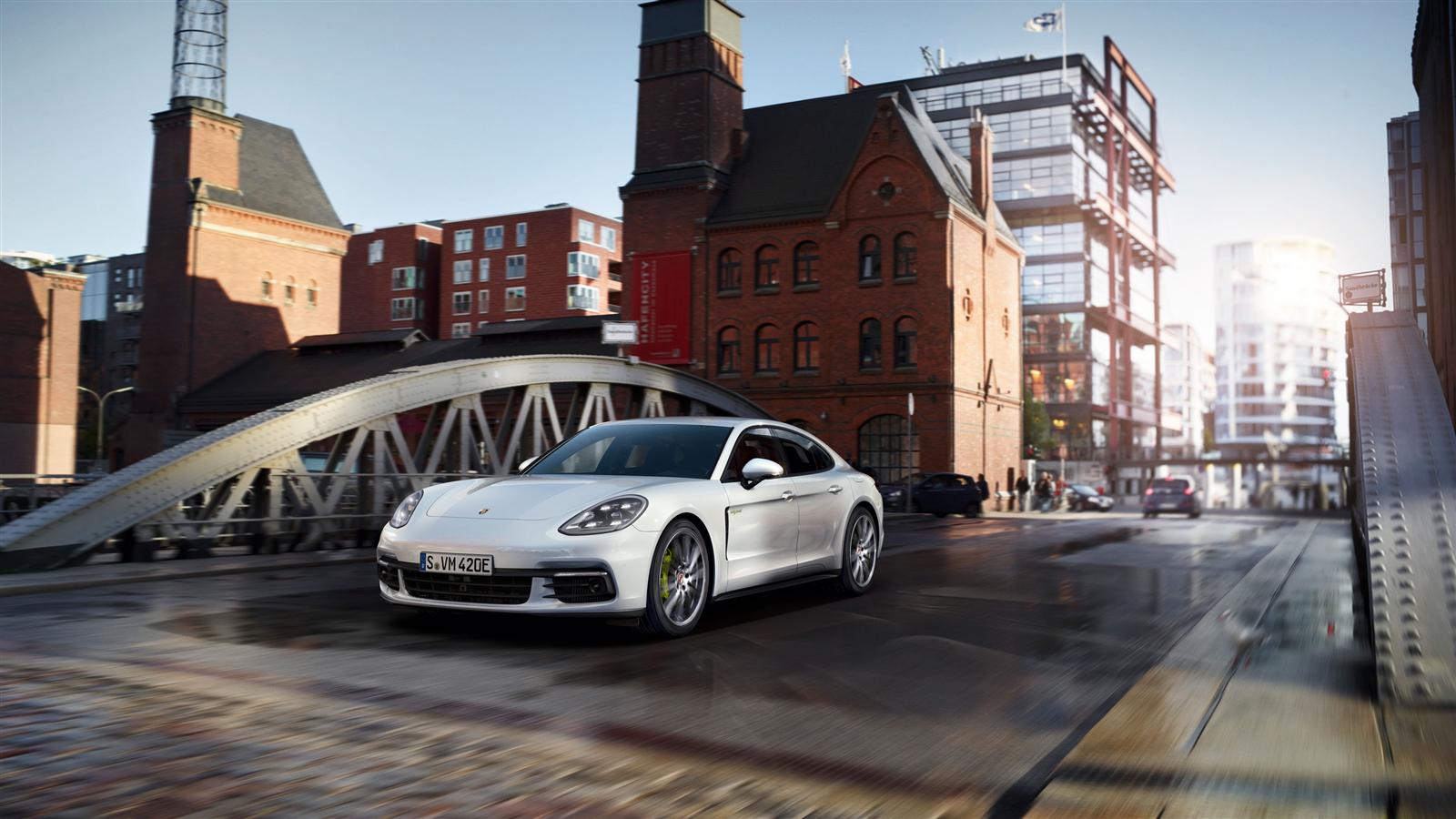 Porsche Panamera 4 E-Hybrid photo 14
