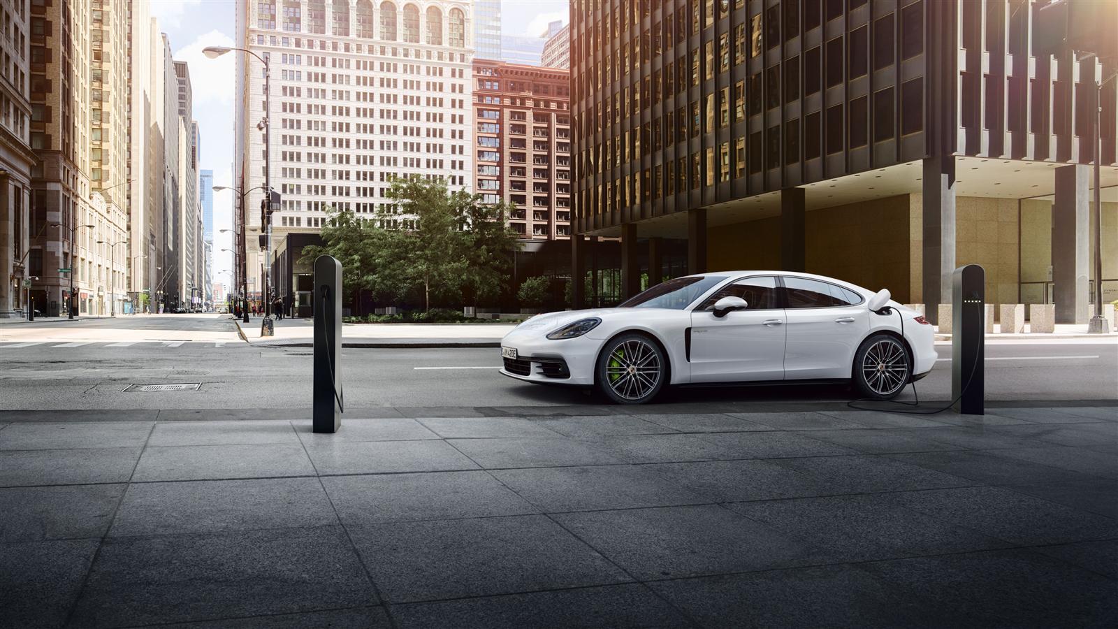 Porsche Panamera 4 E-Hybrid photo 15