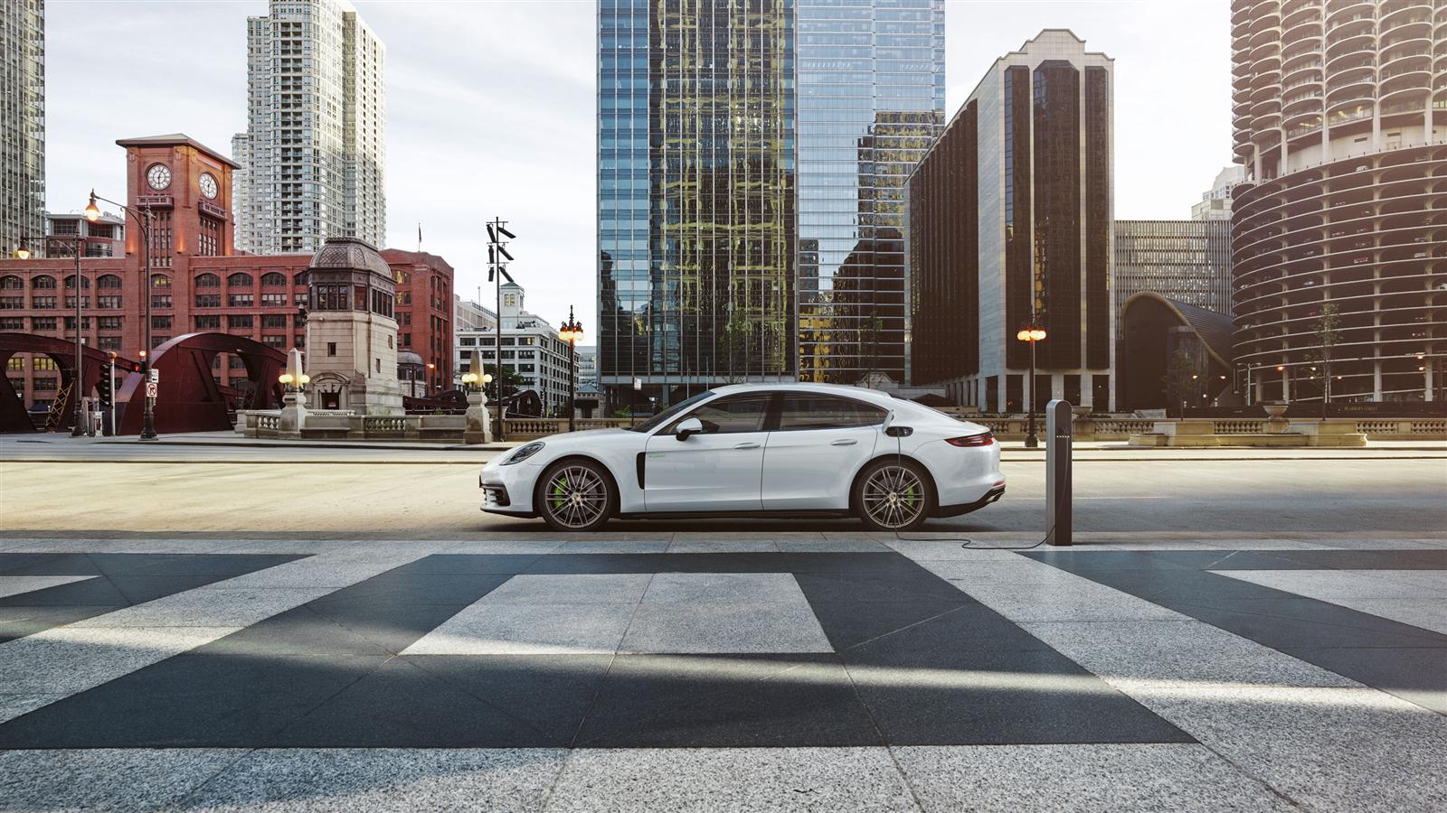 Porsche Panamera 4 E-Hybrid photo 16