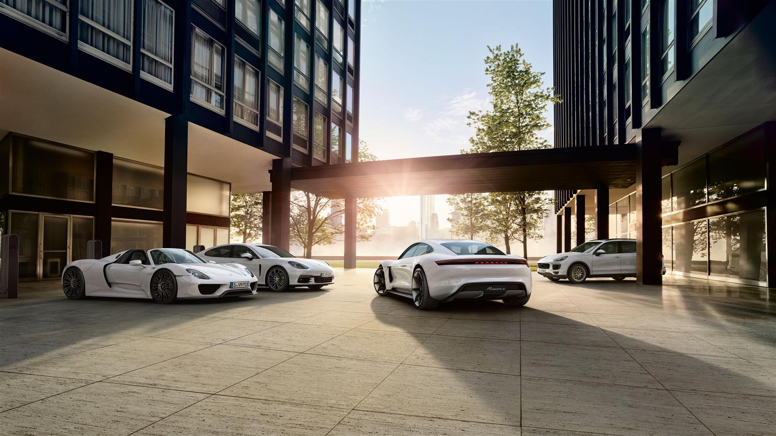 Porsche Panamera 4 E-Hybrid photo 18