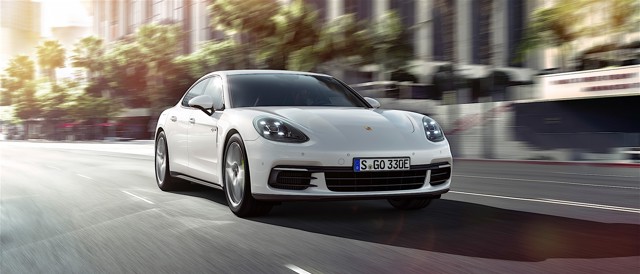Porsche Panamera 4 E-Hybrid photo 3