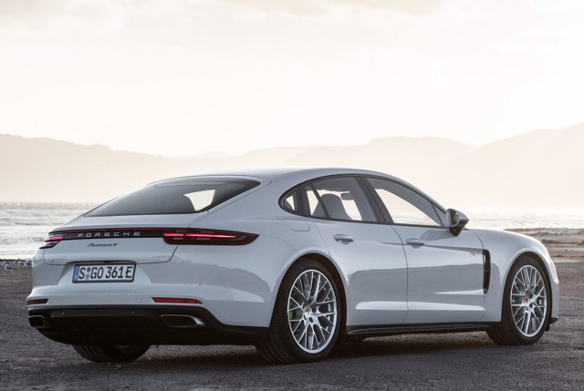 Porsche Panamera 4 E-Hybrid photo 29