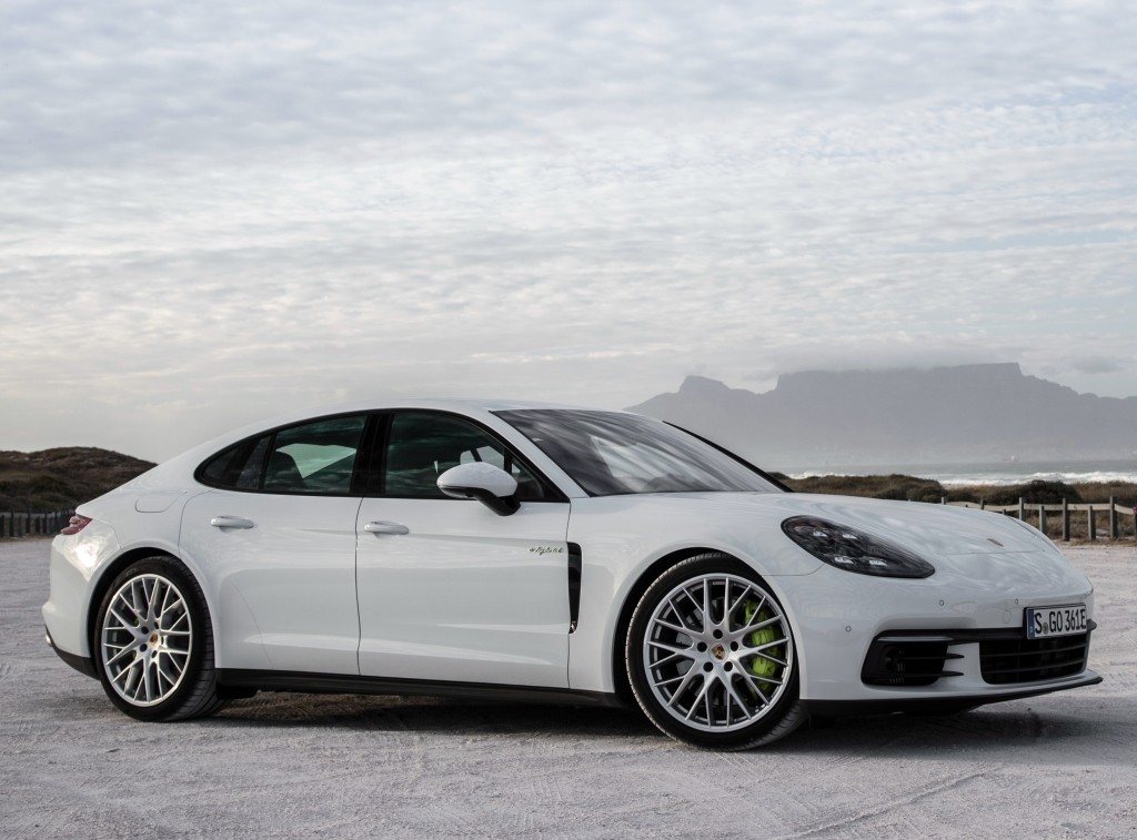 Porsche Panamera 4 E-Hybrid photo 30