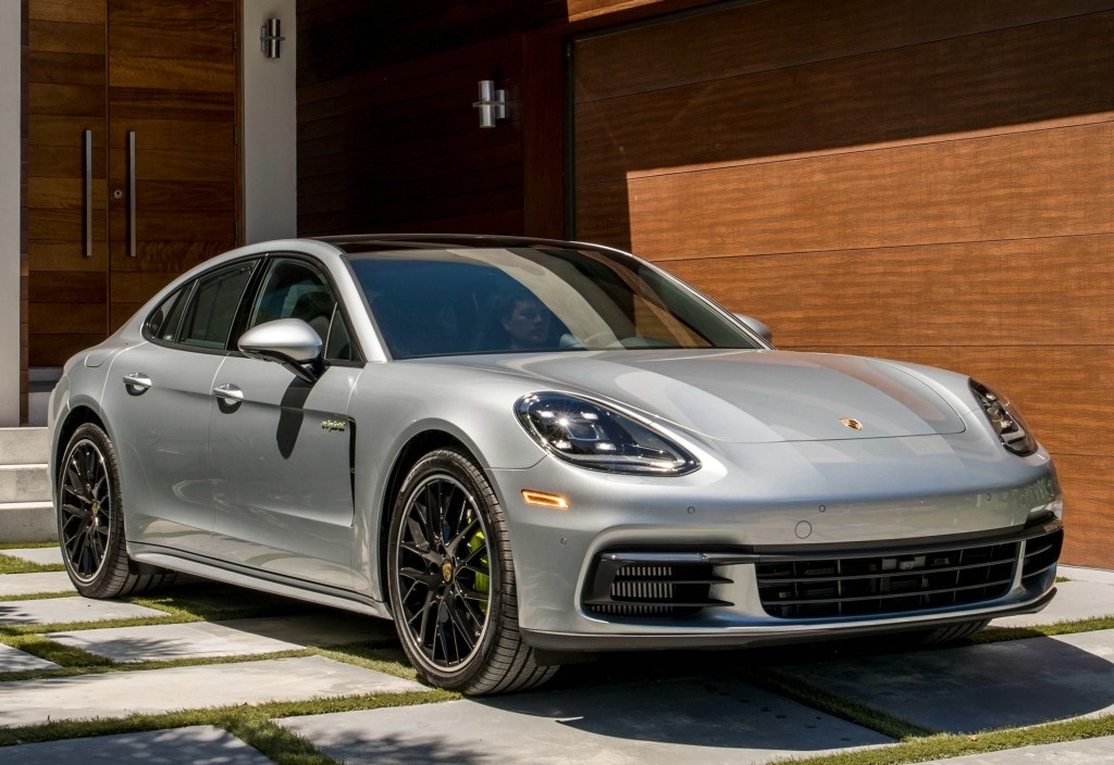 Porsche Panamera 4 E-Hybrid photo 38