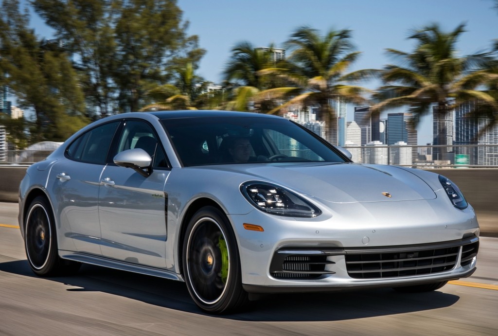 Porsche Panamera 4 E-Hybrid photo 42