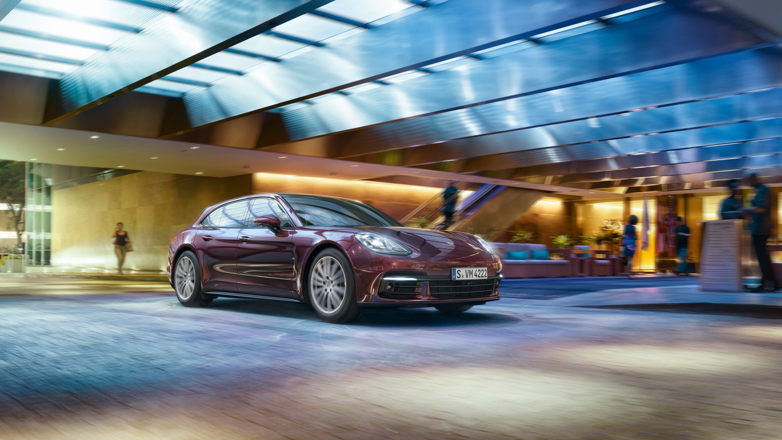 Porsche Panamera 4 Sport Turismo photo 2