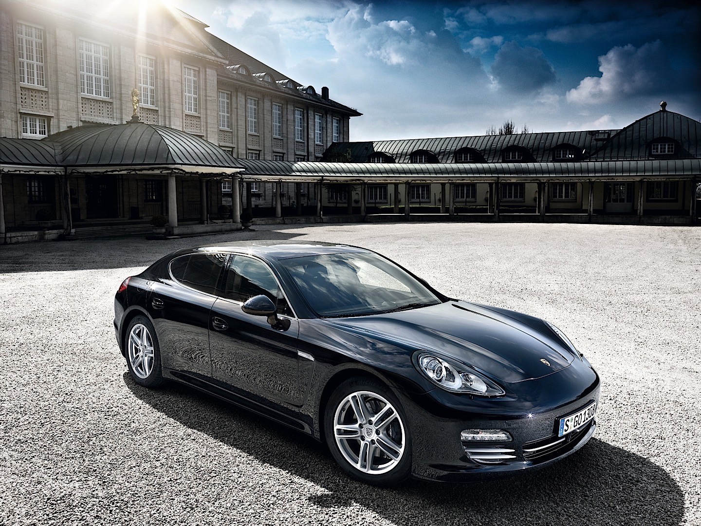 Porsche Panamera 4 photo 15