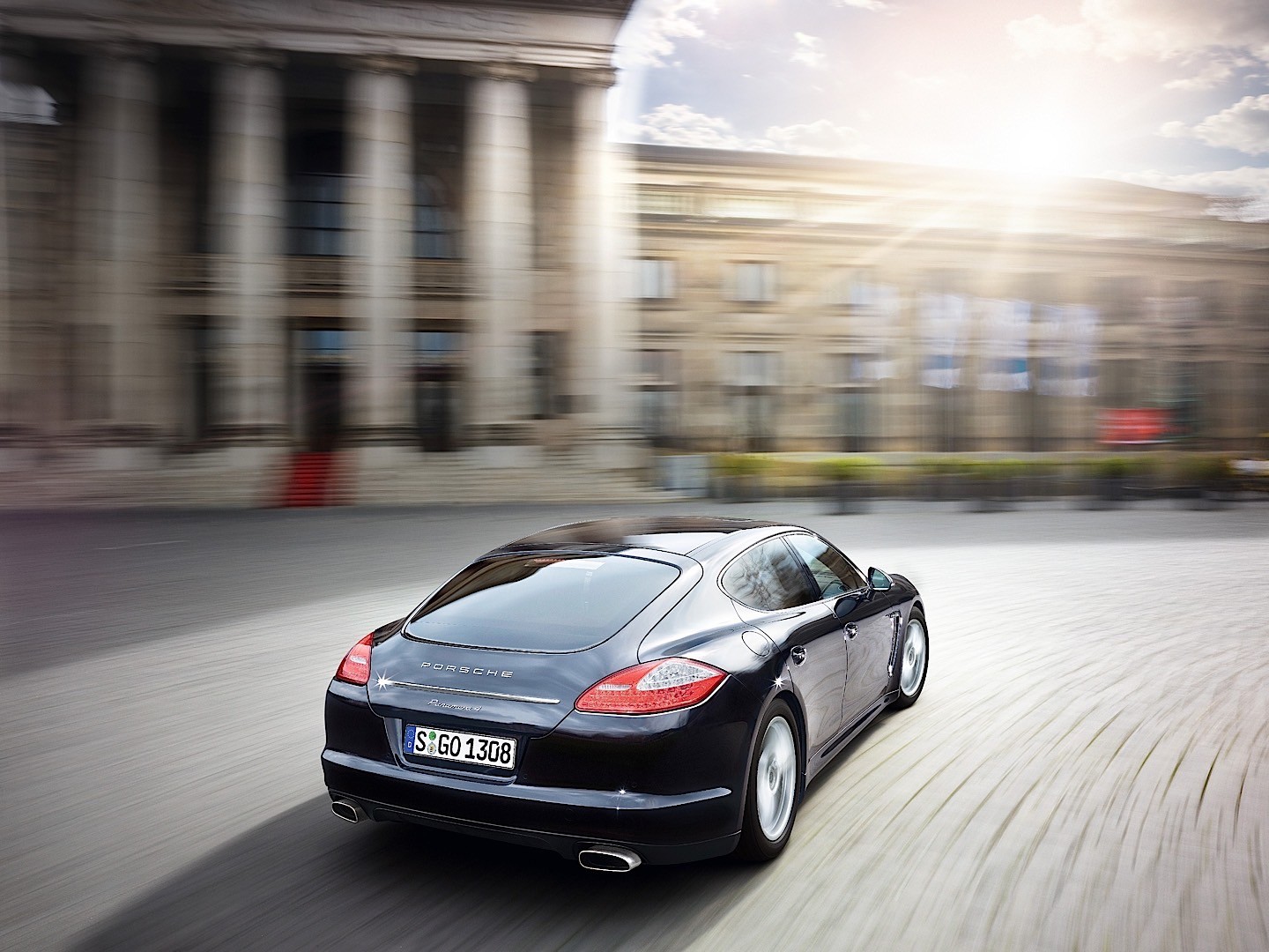 Porsche Panamera 4 photo 16