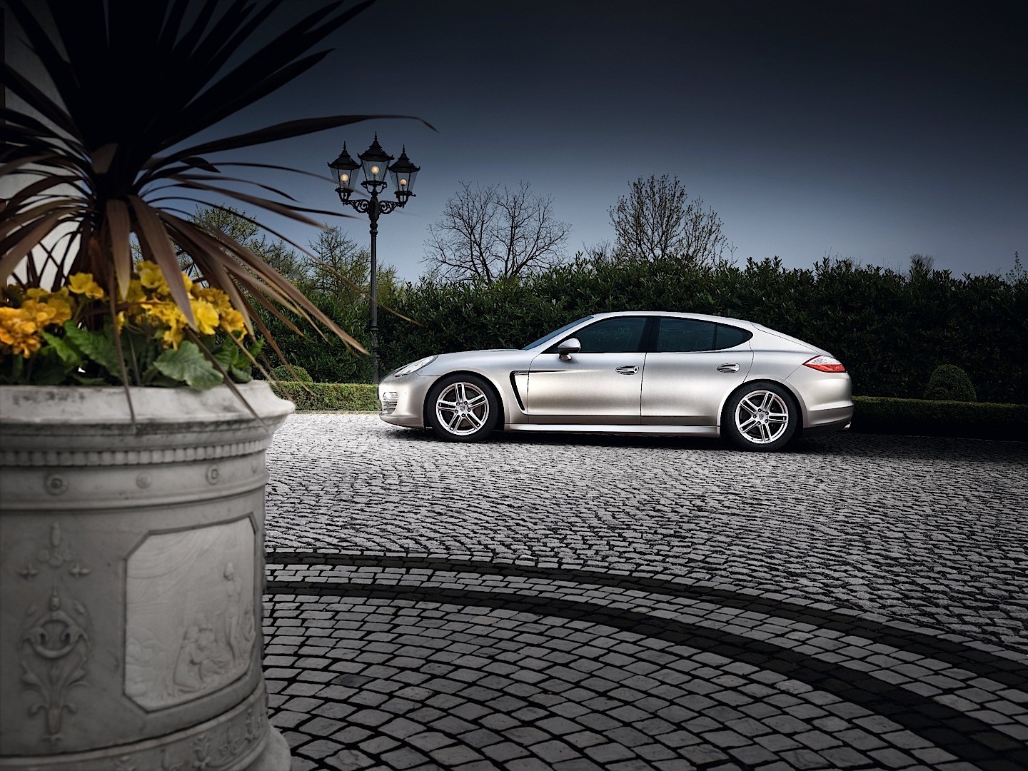 Porsche Panamera 4 photo 17
