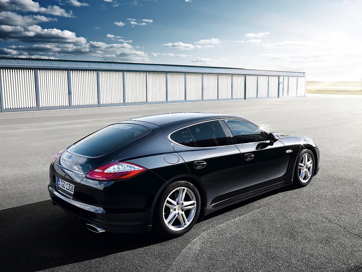 Porsche Panamera 4 photo 18