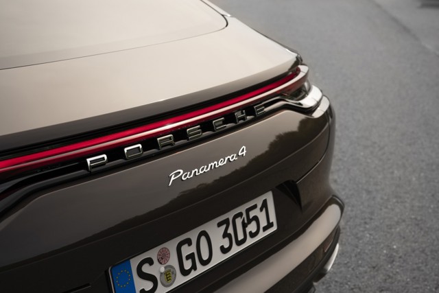 Porsche Panamera 4 photo 7