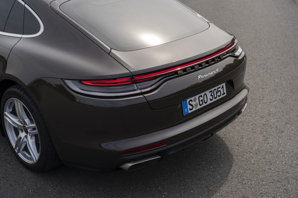 Porsche Panamera 4 photo 14