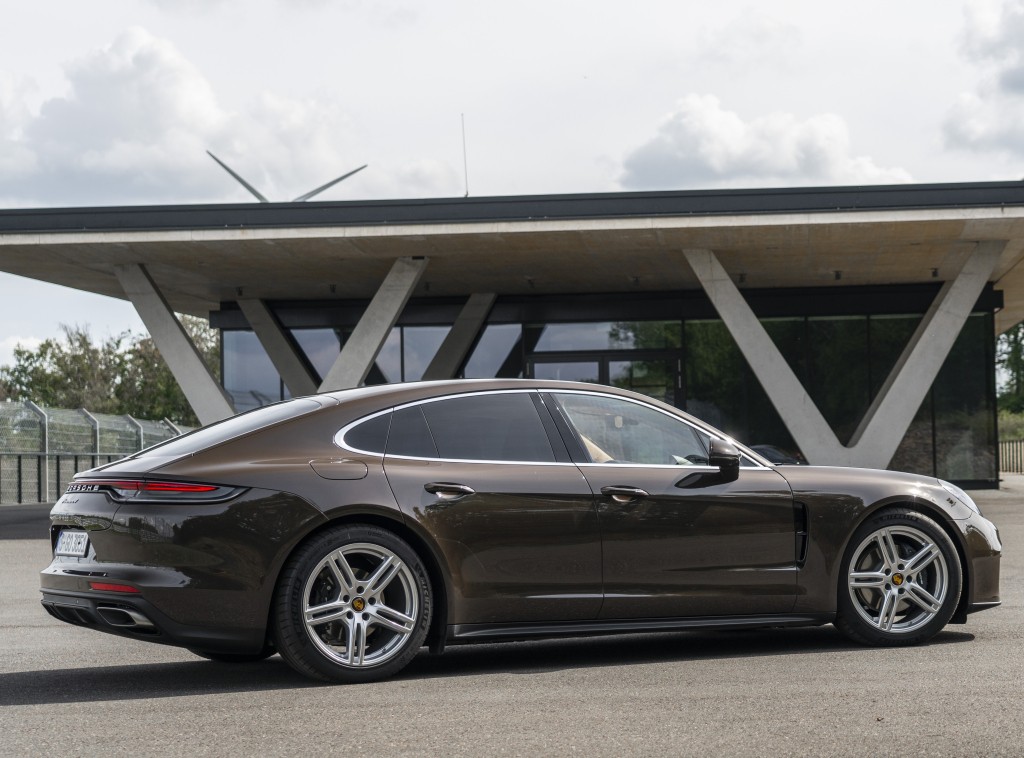 Porsche Panamera 4 photo 15