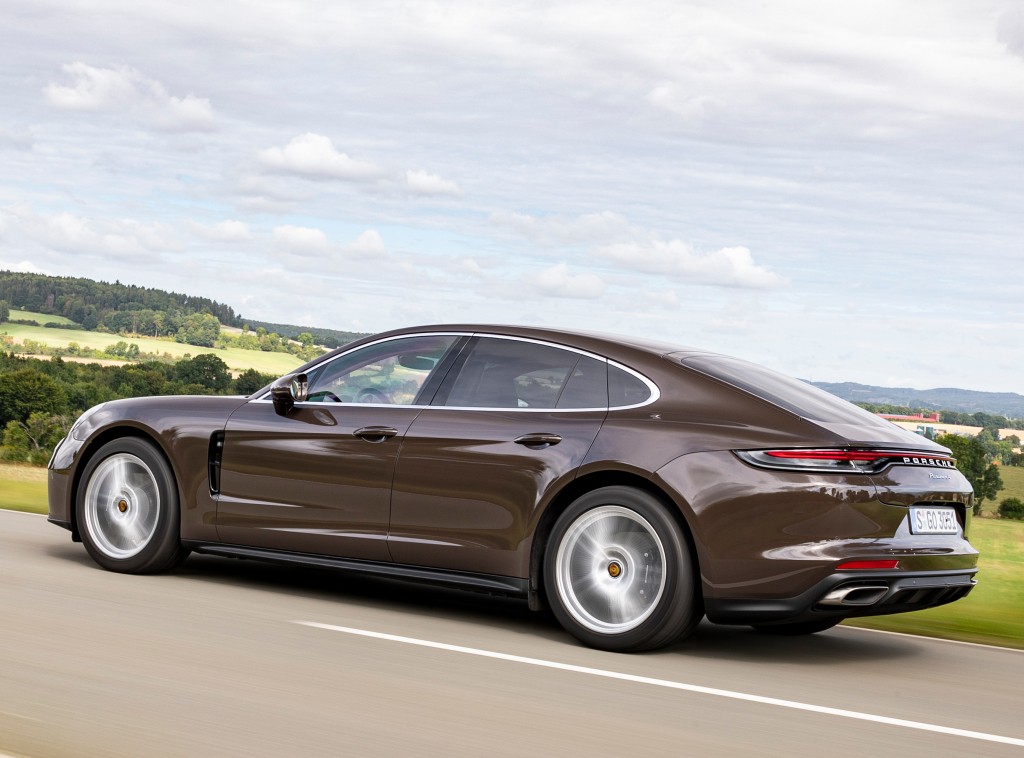 Porsche Panamera 4 photo 16