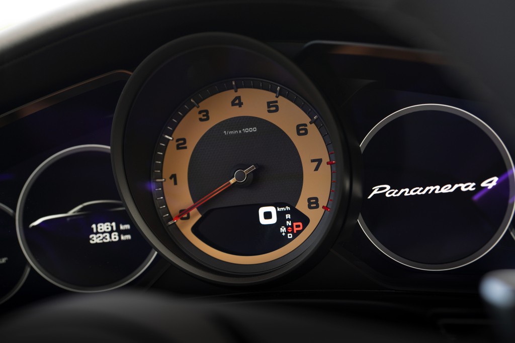 Porsche Panamera 4 photo 23