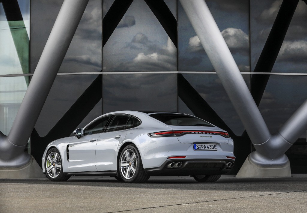 Porsche Panamera 4S E-Hybrid photo 7