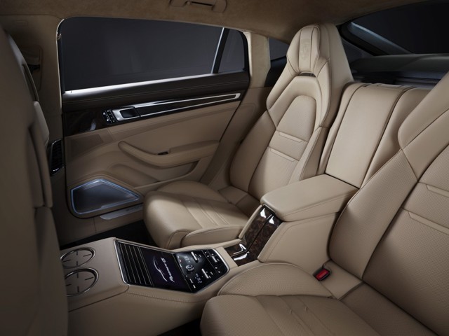 Porsche Panamera 4S E-Hybrid photo 3