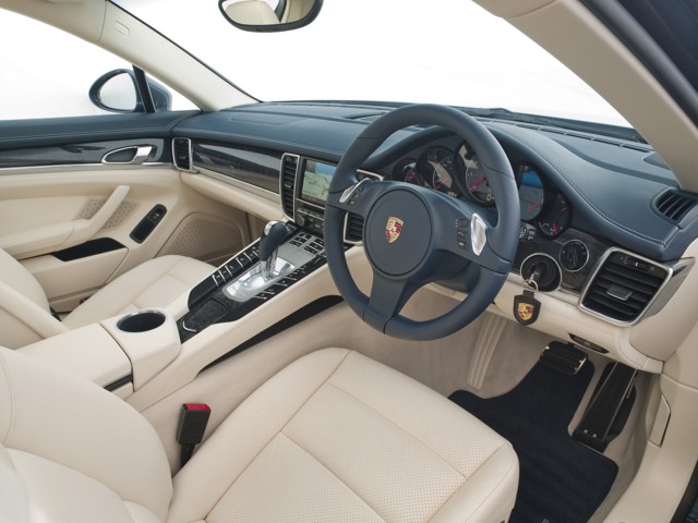 Porsche Panamera 4S foto 51