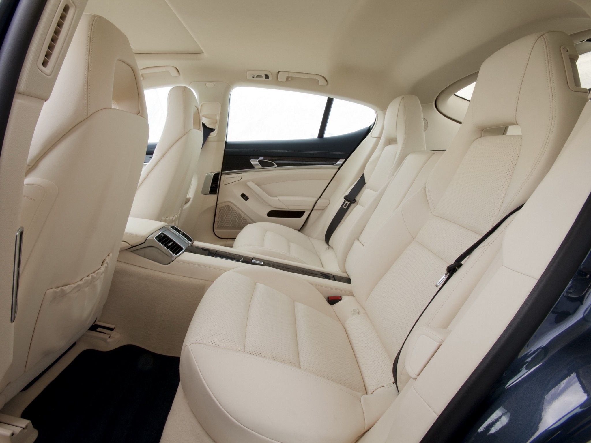 Porsche Panamera 4S photo 53