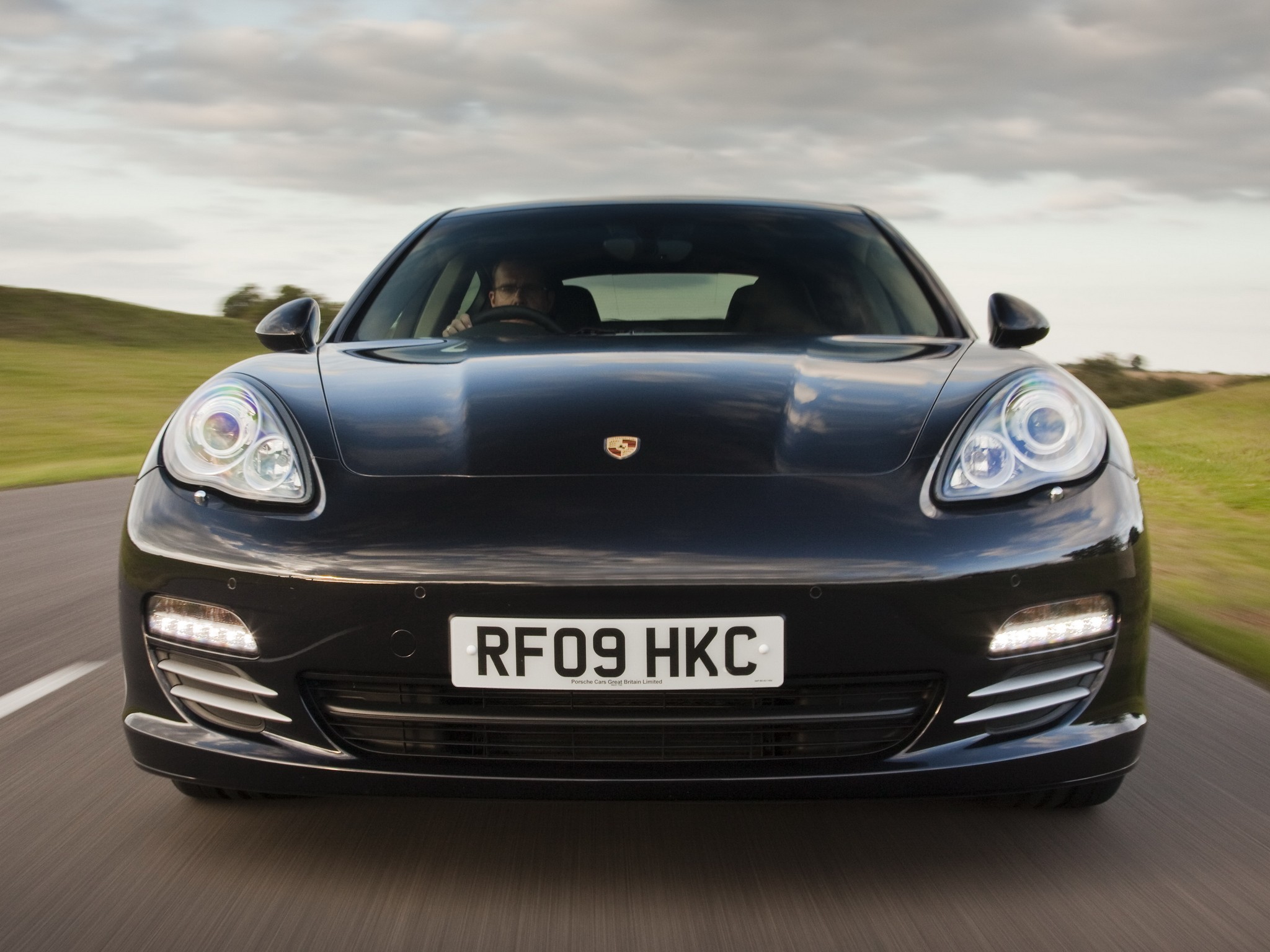 Porsche Panamera 4S photo 9