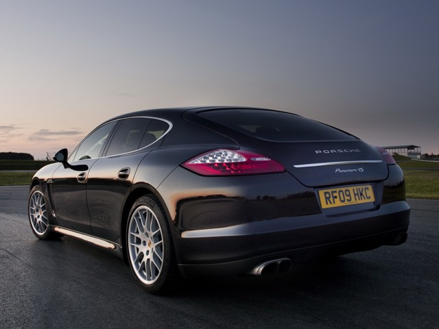 Porsche Panamera 4S foto 12