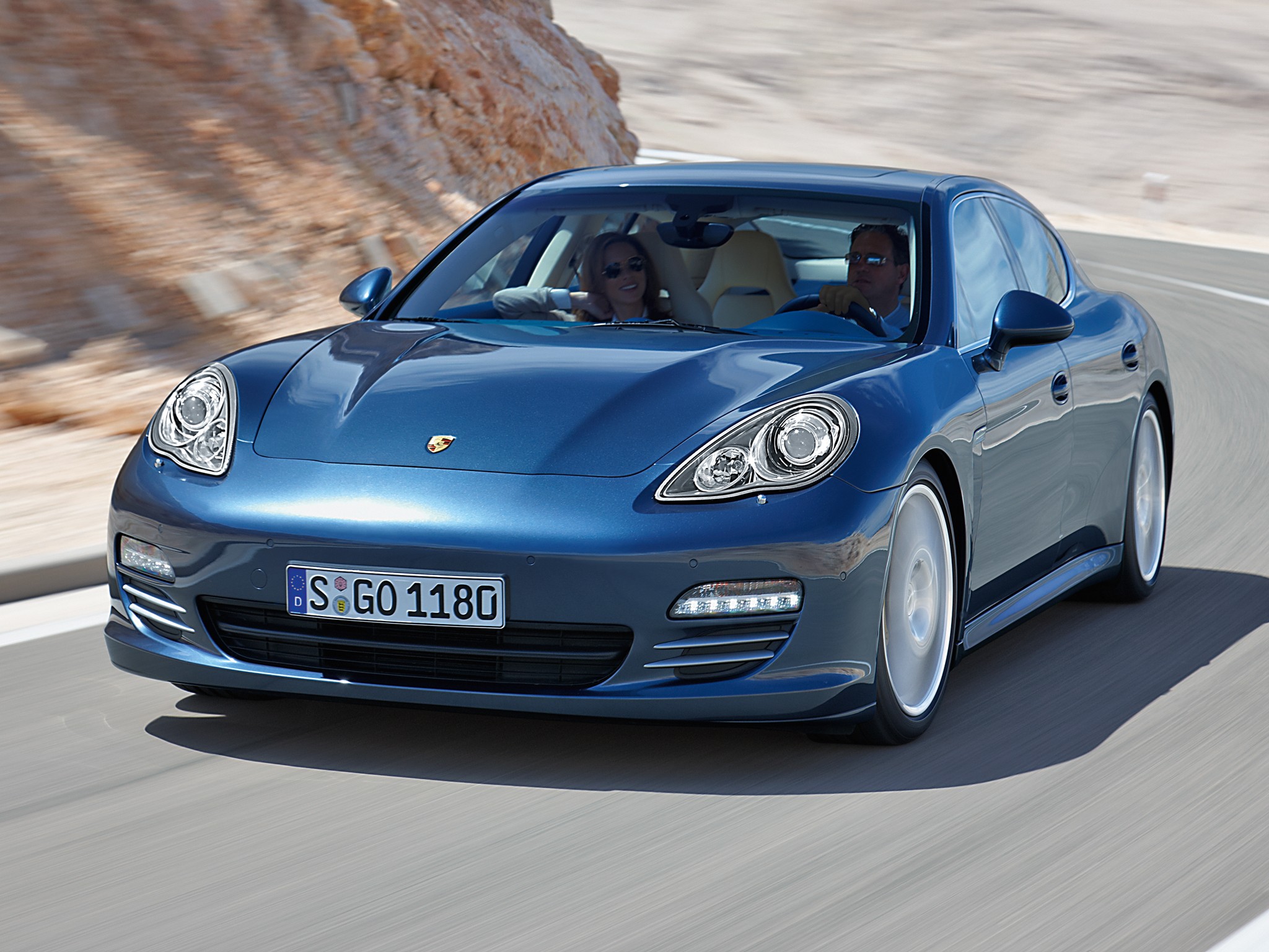 Porsche Panamera 4S photo 28