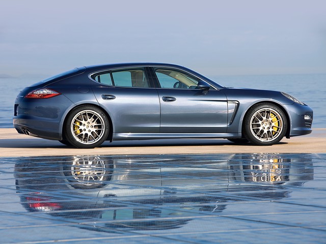 Porsche Panamera 4S foto 29