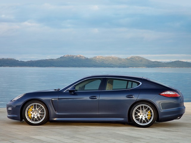 Porsche Panamera 4S foto 30