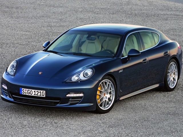 Porsche Panamera 4S foto 33