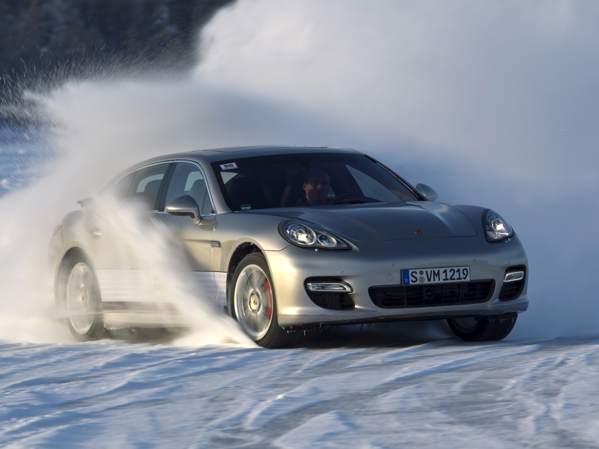 Porsche Panamera 4S photo 36