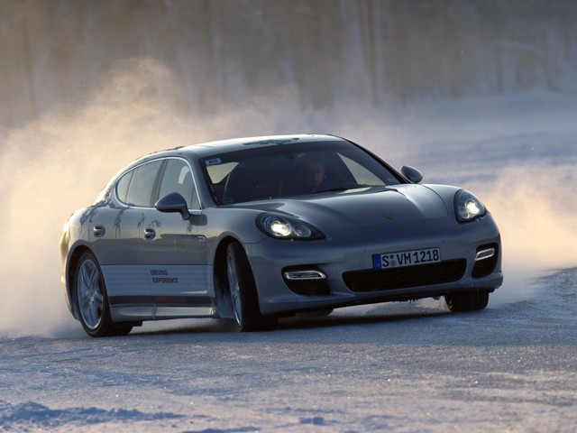 Porsche Panamera 4S foto 39