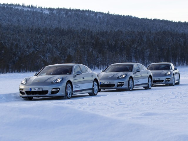 Porsche Panamera 4S foto 40