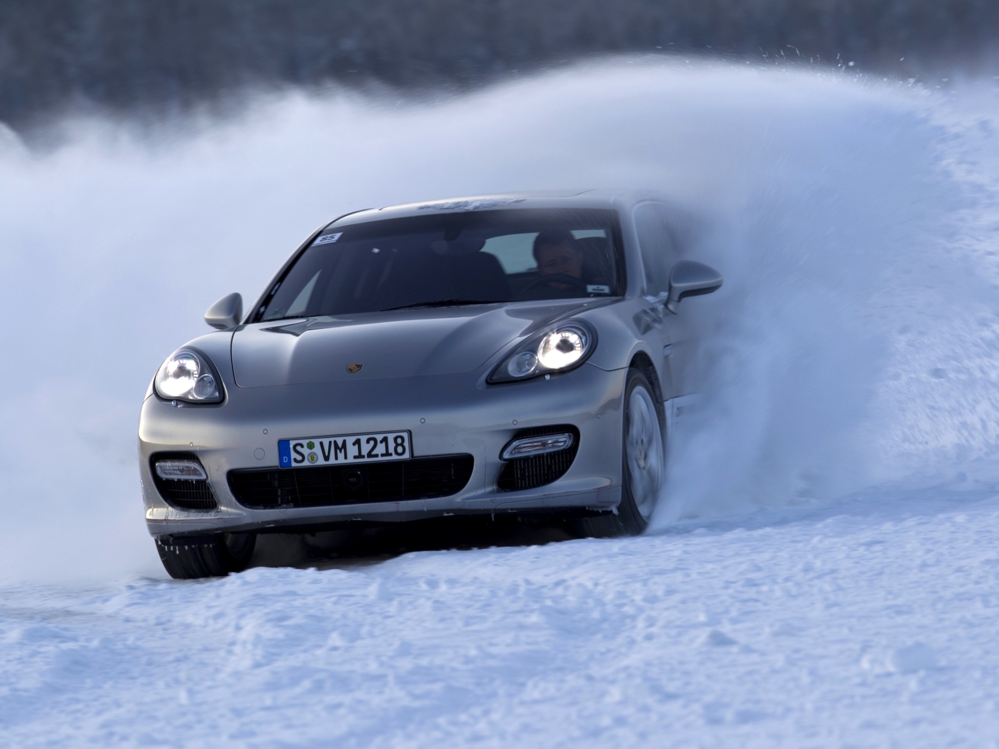Porsche Panamera 4S photo 42