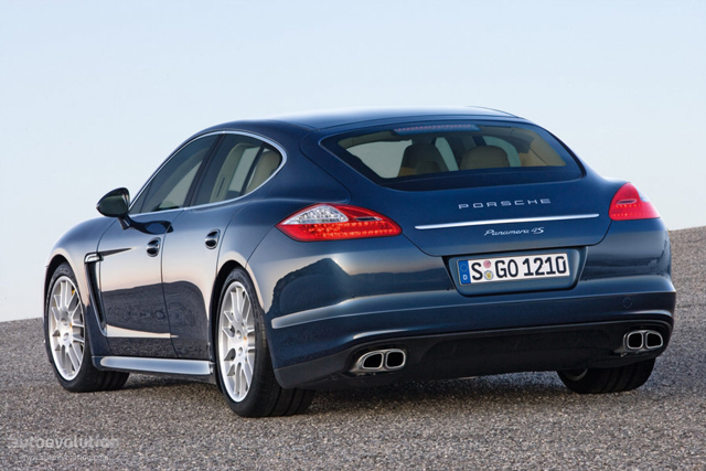 Porsche Panamera 4S foto 4