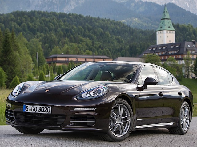 Porsche Panamera 4S foto 8