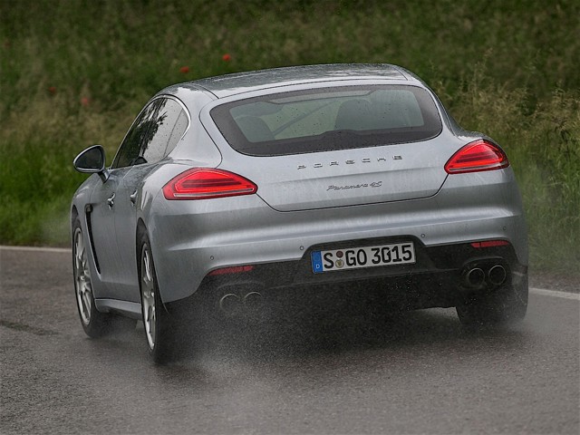Porsche Panamera 4S foto 11