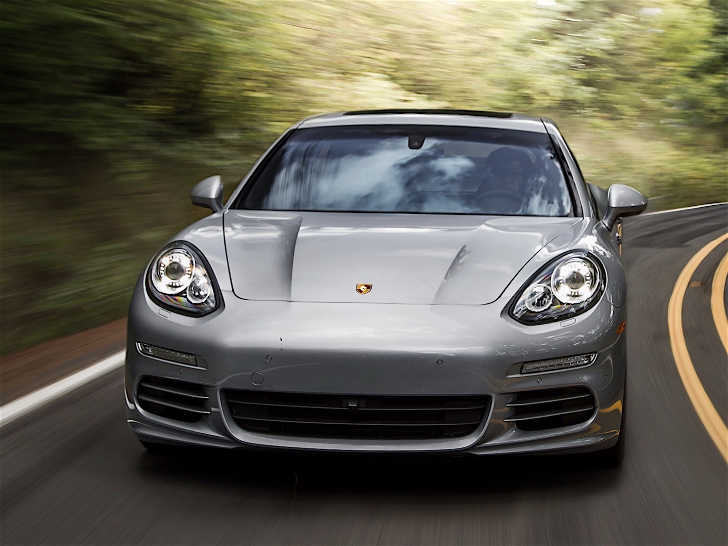 Porsche Panamera 4S photo 12