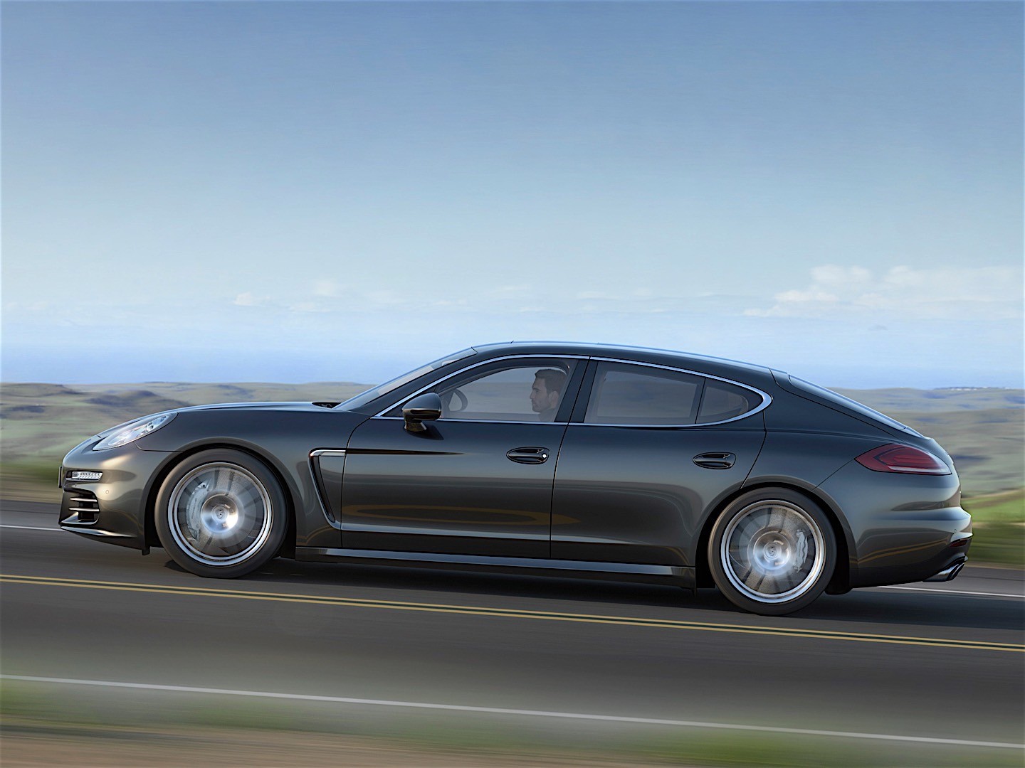 Porsche Panamera 4S photo 13