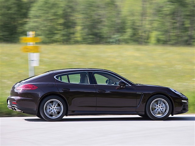 Porsche Panamera 4S foto 14