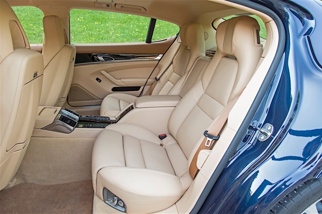 Porsche Panamera 4S foto 17