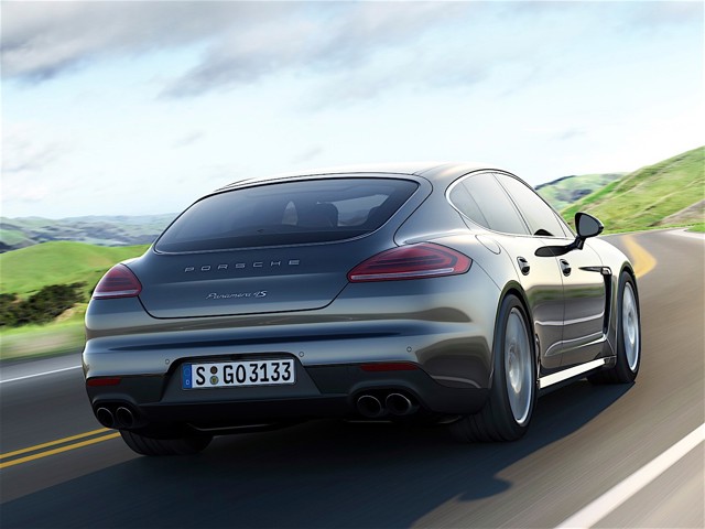 Porsche Panamera 4S foto 2