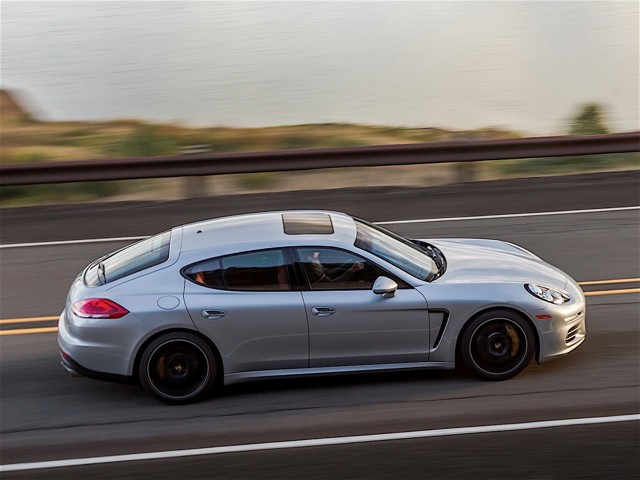 Porsche Panamera 4S foto 7