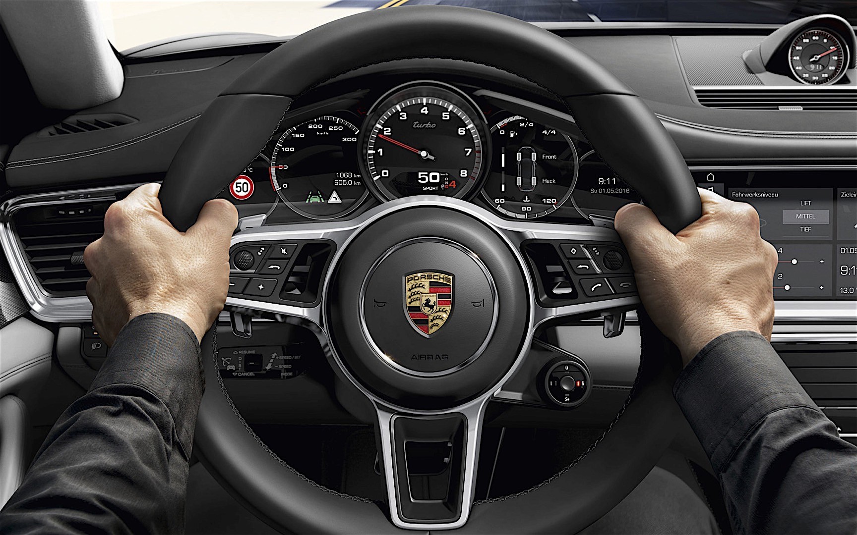 Porsche Panamera 4S photo 24